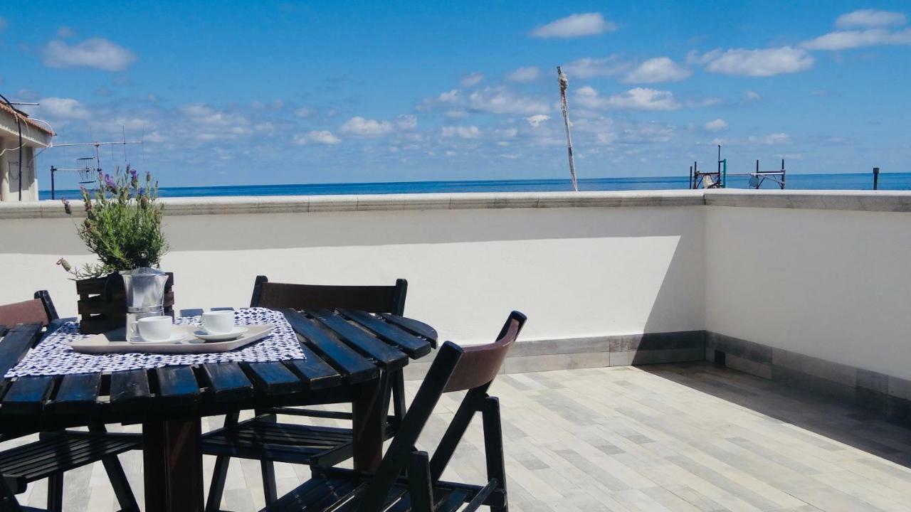 Home Holiday Sicily อิโซลา เดลเล เฟมมิเน ภายนอก รูปภาพ